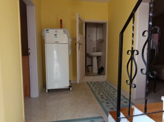 KUŞADASI DAVUTLAR ETE SİTESİNDE DENİZE 50 MT. TRİPLEX YAZLIK.